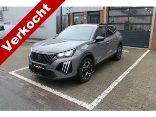 Peugeot 2008 1.2 PureTech 130 Allure Automaat 1 JAAR GARANTIE / GEEN AFLEVERINGS KOSTEN Rij klaar op