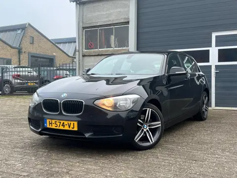 BMW 1-serie 114i Business+ | Navi + Airco
