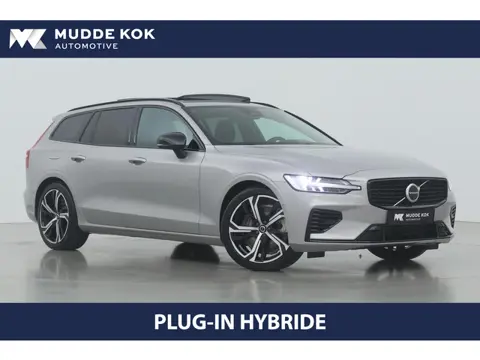 Volvo V60 T6 Plug-in hybrid Plus Dark | Panoramadak | 360° Camera | ACC | Trekhaak | Stoel+Stuurverw