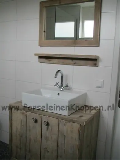 Strak badkamer meubel, kastknoppen, kastknop, deurknopjes