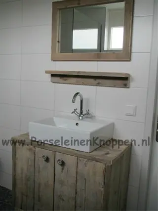 Strak badkamer meubel, kastknoppen, kastknop, deurknopjes