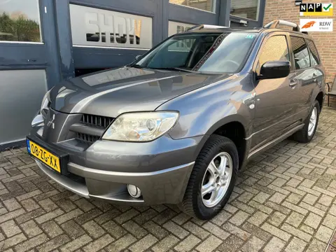 Mitsubishi Outlander Sport 2.0 Invite+