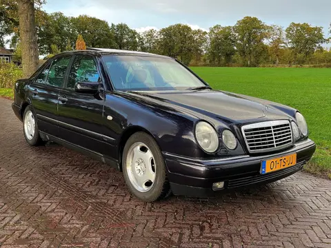 Mercedes-Benz E-klasse 200 Avantgarde Sedan ( 1e Eigenaar )