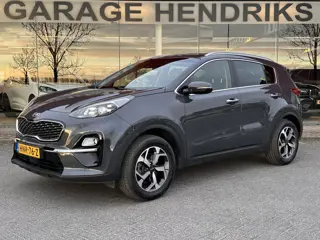 Kia Sportage 1.6 GDI DynamicLine | Leder | Trekhaak | Stoel&Stuurverwarming | JBL-Audio | Climate | 
