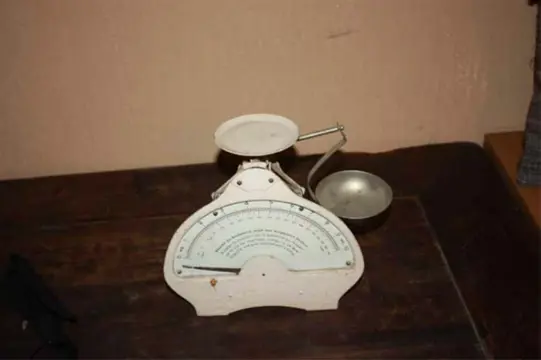 Leuke brocante weegschaal