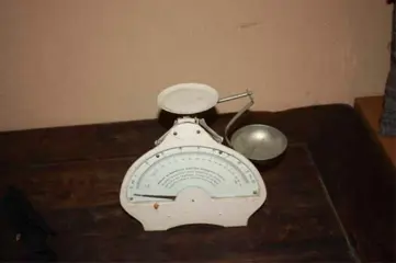 Leuke brocante weegschaal
