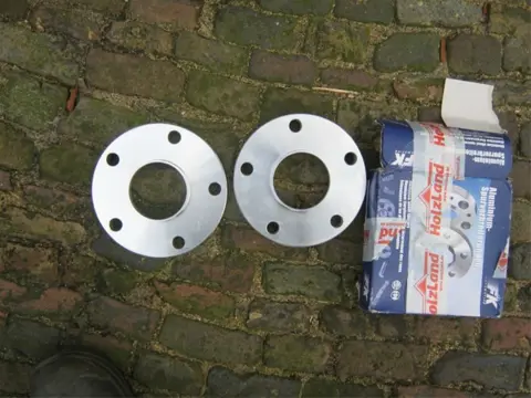 PORSCHE SPACERS/SPOORVERBREDERS