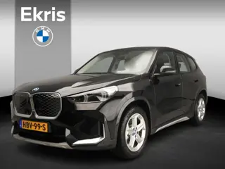 BMW iX1 xDrive30 | LED | Leder | HUD | Active cruise | Sportstoelen | Elektr. zetels | DAB | Harman-
