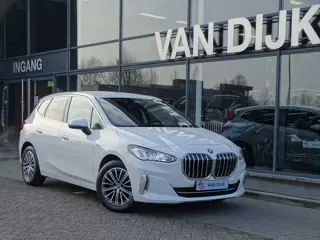 BMW 2 Serie Active Tourer 225e xDrive Luxury-Line Widescreen Display DAB-tuner Verduisterde ruiten P