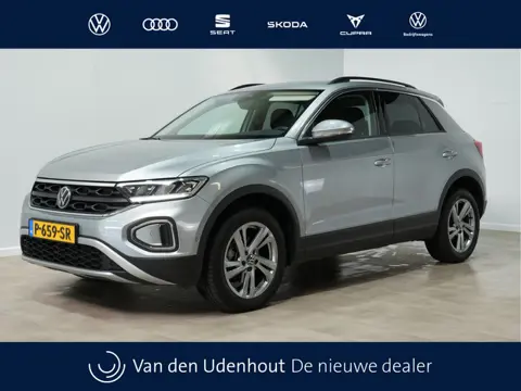 Volkswagen T-Roc 1.5 TSI 150pk DSG Life 75 Edition Navigatie via App Camera PDC Trekhaak Android/Car
