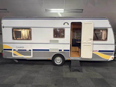 Dethleffs Camper 510 2 BEDDEN RONDZIT TENT