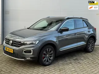 Volkswagen T-Roc 1.5 TSI Sport l Volledig Dealer Onderhouden l Virtual Cockpit l Navi l Automaat l A