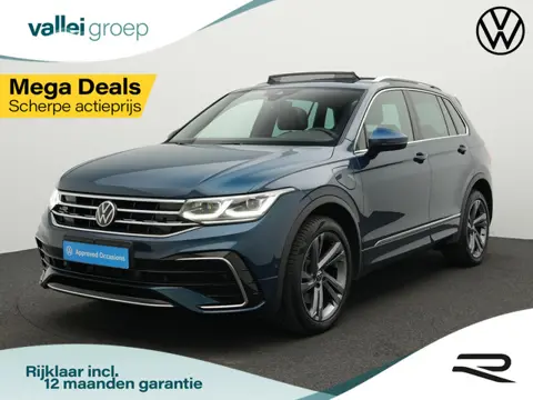 Volkswagen Tiguan 1.4 TSI 245 pk DSG eHybrid R-Line Business+ | Panoramadak | Trekhaak | Leder | Geh
