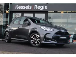 Toyota Yaris 1.5 Hybrid Dynamic Head-Up ACC Keyless Camera Bliss Navi CarPlay