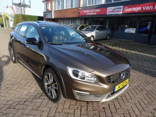 Volvo V60 Cross Country 2.0 D4 Nordic+/Automaat/schuifdak/Leer/Camera