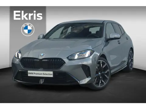 BMW 1-serie 120 M Sport Pro | Comfort Access / Elektrisch verwarmde voorstoelen / Sportstoelen / Ach