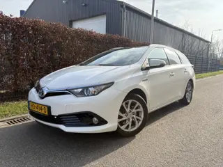 Toyota Auris Touring Sports 1.8 Hybrid Lease / AUTOMAAT / NAVI / PANORAMADAK