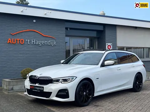 BMW 3-serie Touring 330e High Exe M-sport pano trekh laser