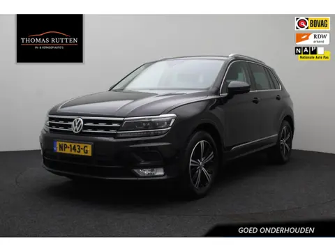 Volkswagen Tiguan 1.4 TSI ACT Connected Series 2017 | Trekhaak | Massage Stoel | Airco | Panoramadak