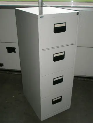 1x Hangmap kast 132x47x62