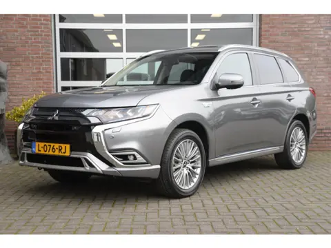 Mitsubishi Outlander 2.4 PHEV Intense+ | Open Dak | Orig. NL |
