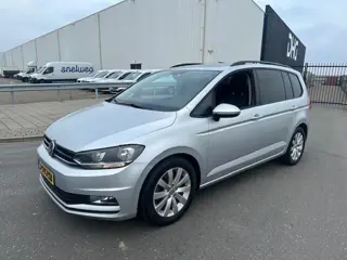 Volkswagen Touran 1.4 TSI Highline Business R AUTOMAAT