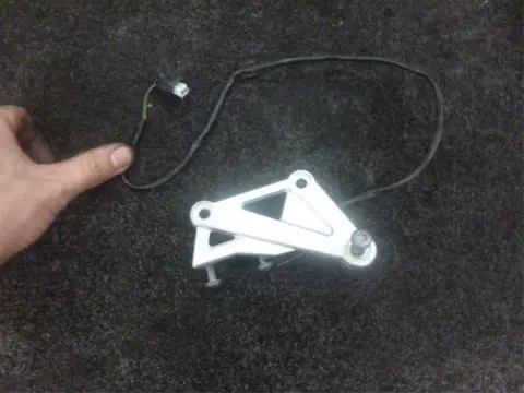 RECHTER SCHETSPLAAT BMW R 1200 S 2006 - 2008