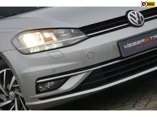 Volkswagen Golf 1.0 TSI Highline | Tungsten Silver | AppleCarplay/Camera/NAV/LED/Koplampsproeier/LMV
