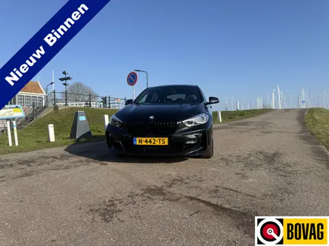 BMW 1-serie 118i Business Edition BMW 1 serie 118i/M-line pakket/M-line stuur/60656KM
