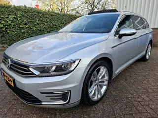 Volkswagen Passat Variant 1.4 TSI GTE Highline LEER/PANODAK/PDC/LED/TREKHAAK 156PK