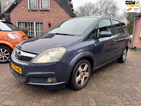 Opel Zafira 2.2 Executive Nieuwe APK 03-02-2027 Zo ingeruild zo weg