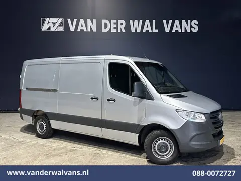 Mercedes-Benz Sprinter 315 CDI 150pk L2H1 Euro6 Airco | Camera | Apple Carplay | Chauffeursstoel And