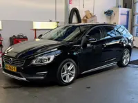Volvo V60 2.0 D3 - Trekh. - Stoelverwarming - NW banden - Keurige auto