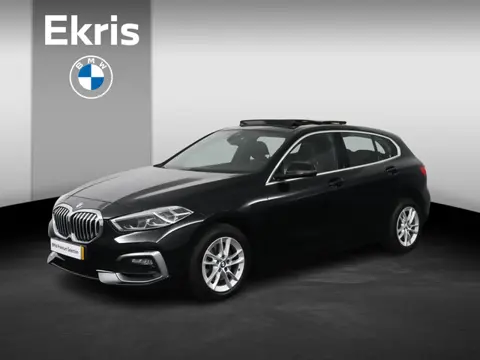 BMW 1-serie 118i High Executive | Panoramadak | Active Cruise | Stuurverwarming