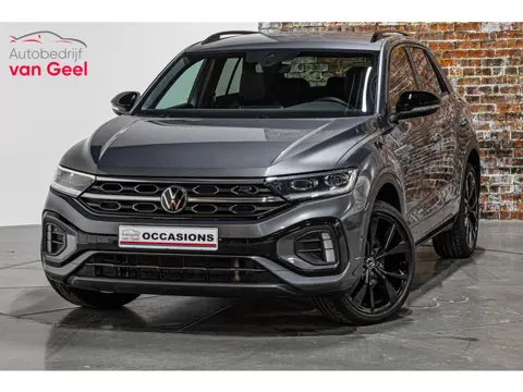 Volkswagen T-Roc 1.5 TSI R-Line | Blackstyle pakket | DAB + | IQ Light | 19' LM Zwart
