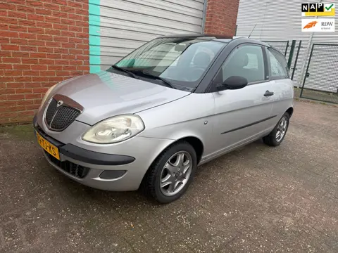 Lancia Ypsilon 1.2 Argento 3-deurs Airco Bj:2006 NAP!