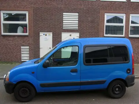 RENAULT KANGOO plaatwerk Sloopauto inkoop Den haag