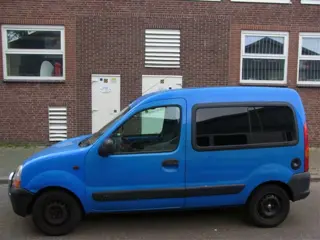 RENAULT KANGOO plaatwerk Sloopauto inkoop Den haag