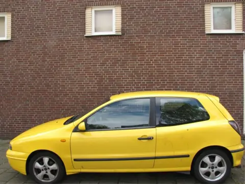 FIAT BRAVO Onderdelen Sloopauto Inkoop Den Haag