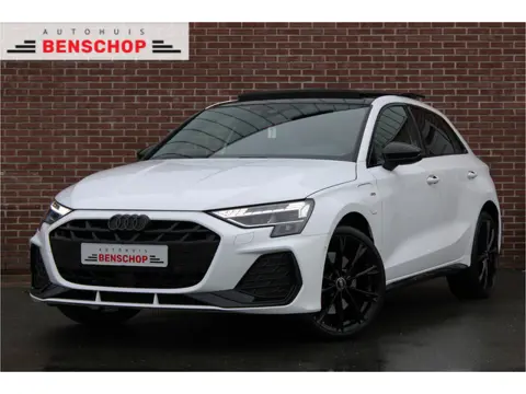 Audi A3 Sportback 45 TFSI e S edition Competition 272PK |PANO-DAK|19-INCH|ELEKTR-STOEL|AMBIANCE-PRO|