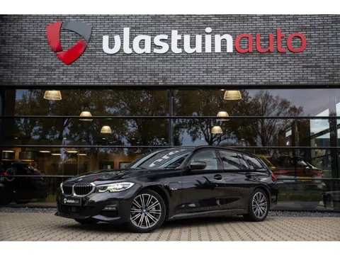 BMW 3 Serie Touring 330e High Executive M-Sport , Adap. cruise, Trekhaak, Stoel/stuurverwarming,