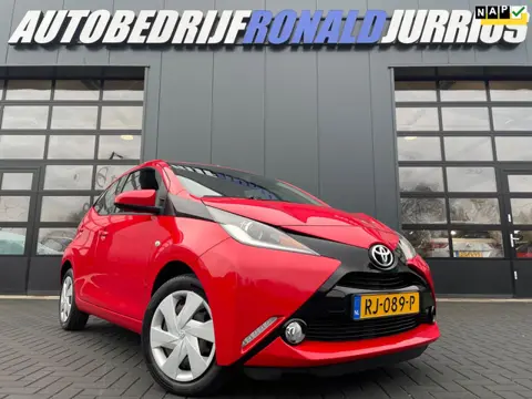 Toyota Aygo 1.0 VVT-i x-play limited NL.Auto/Camera/Automaat/Navigatie/5Deurs/1Ste Eigenaar/Dealer o