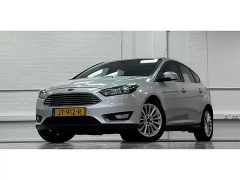 Ford Focus 1.5i Titanium 1e Eigenaar 100% Onderhouden Navi Parkeerhulp Mooi! Garantie