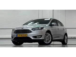 Ford Focus 1.5i Titanium 1e Eigenaar 100% Onderhouden Navi Parkeerhulp Mooi! Garantie