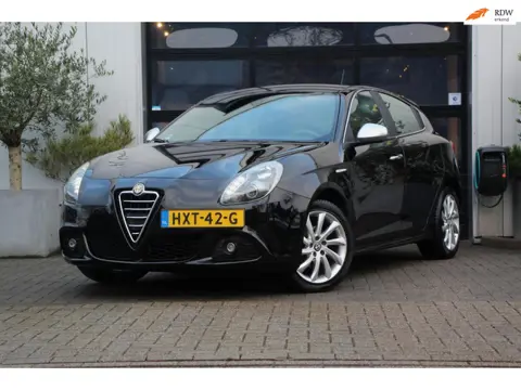 Alfa Romeo Giulietta 1.4 T Turbo Turismo - LEDER - SPORTIVA - STOEL VERW - CARPLAY - CRUISE CONTROL 