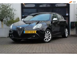 Alfa Romeo Giulietta 1.4 T Turbo Turismo - LEDER - SPORTIVA - STOEL VERW - CARPLAY - CRUISE CONTROL 