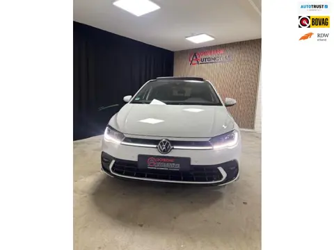 Volkswagen Polo R-Line-Edition 1.0 70 kW / 95 pk TSI/Panorama dak / LED Matrix / Navigatie Digital c