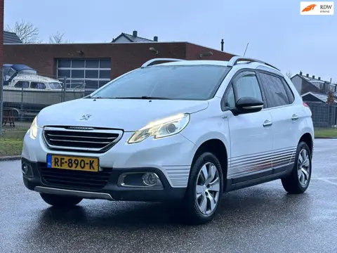 Peugeot 2008 1.2 PureTech Allure Navigatie*Cruise*Clima*Trekhaak*Parkeersensoren*LM velgen*