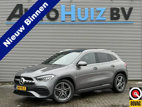 Mercedes-Benz GLA 250 225 PK 4MATIC AMG Line Panoramadak Achteruitrijcamera DAB Carplay 19 inch velg