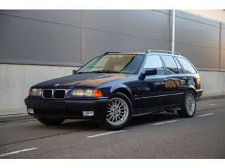 BMW 3-serie Touring 328i Executive | 200.000KM | Gedocumenteerd | Leer | Climate Control | Style 32